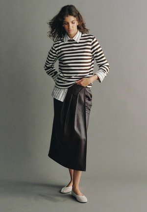 Next, LONG SLEEVE CREW NECK HEAVYWEIGHT T-SHIRTS 3 PACK - Long sleeved top - brown white stripe