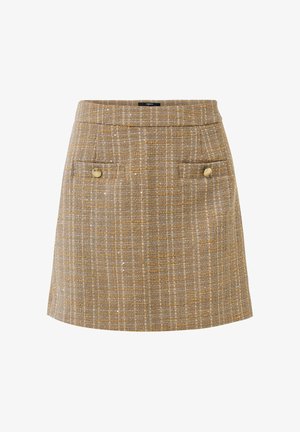 Hnědá kostkovaná sukně vyrobená z textura látky, s dvěma předními kapsami se zlatými knoflíky a přímým střihem.