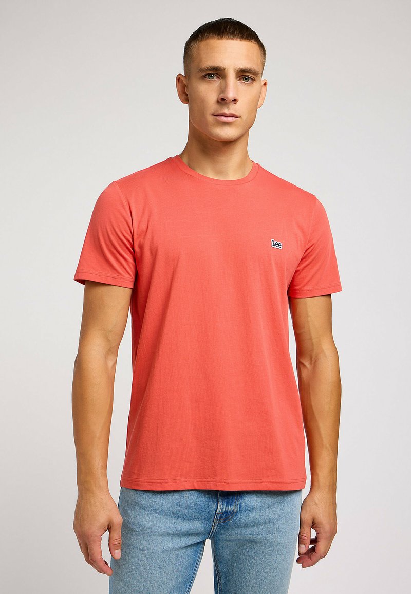 Lee - T-shirts basic - poppy, Forstør