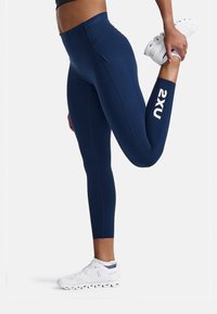 2XU FORM STASH HI-RISE COMPRESSION - Punčochy - midnight white