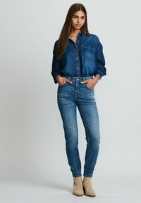 Next Liibuvad teksad - dark blue
