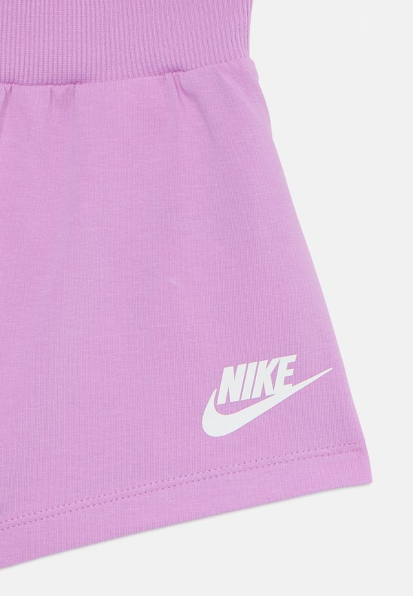 Shorts - rush fuchsia2