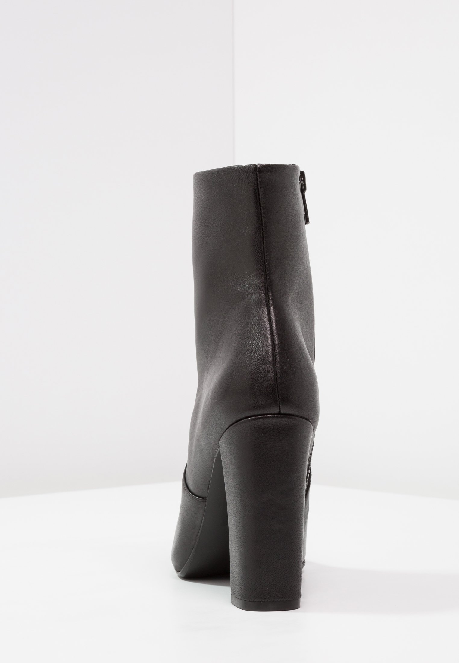 steve madden women's editor ankle boot