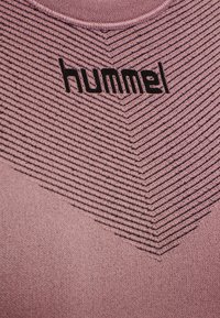 Hummel FIRST SEAMLESS - Apatiniai marškiniai - dusty rose