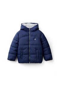 Chaqueta de plumas azul marino con capucha, diseño acolchado, cremallera frontal y dos bolsillos laterales. Interior forrado con un material suave de color gris claro.