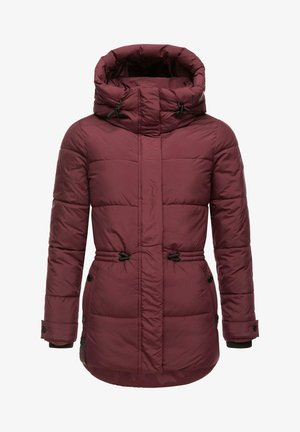 Burgundijas puffers jaka ar augstu apkakli, regulējamu vidukli, divām sānu kabatām un ribotām aprocēm. Iezīmējas ar gludu, pārklātu tekstūru.