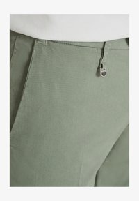 No seleccionado, green