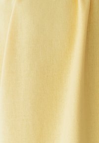 Unselected, lemon