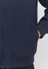 Thumbnail Image 5