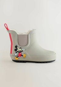 Szürke gumis bokacsizma piros kiegészítővel és textúrás szürke panelekkel. Fekete gumitalppal rendelkezik, és az oldalán egy mesebeli Mickey Mouse dizájn található.