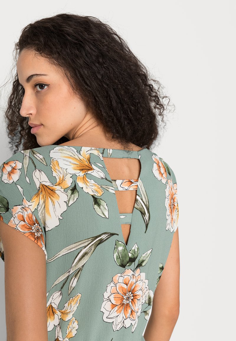 Damen Kleider | ONLY NOVA LUX CONNIE BALI DRESS Freizeitkleid chinois green soft/hellgrün - DG39575 Damen Kleider | ONLY NOVA LUX CONNIE BALI DRESS Freizeitkleid chinois green soft/hellgrün - DG39575