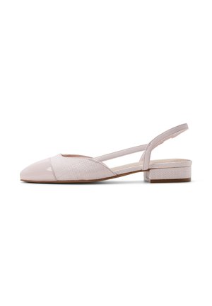 Dames slingback schoen met lage hak in lichtroze met geweven textuur, puntige neus en een kleine blokhak.