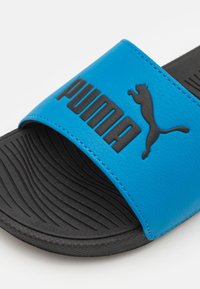 Puma COOL CAT 2.0 UNISEX - Strandpapucsok és -szandálok - future blue/black