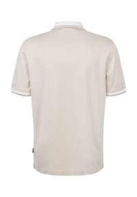 Beige Polo-Shirt mit Fischgrätenstruktur, kurzen Ärmeln, klassischem Kragen und weißen Akzenten an Ärmeln und Kragen.