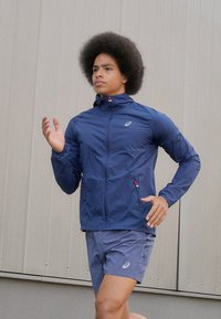 ASICS ROAD PACKABLE JACKET - Veste coupe-vent - blue expanse