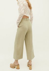 Stradivarius Pantalon classique - light green