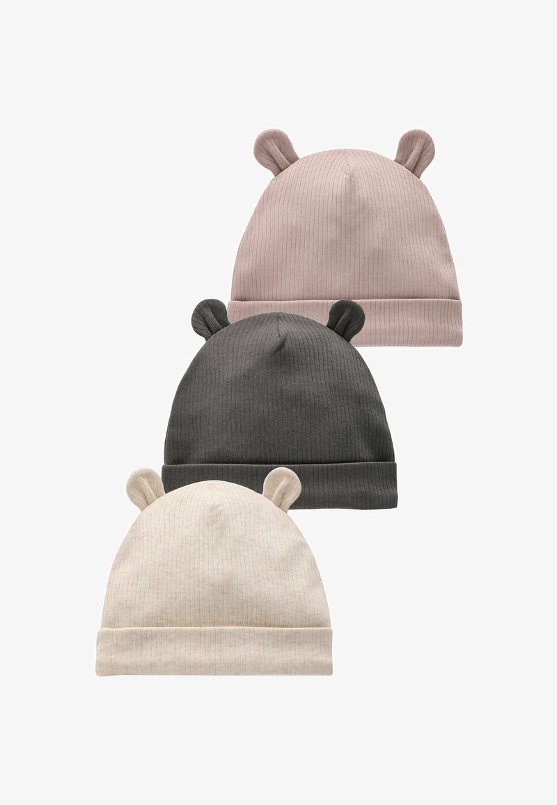 Három bordázott sapka fülkiegészítőkkel világos rózsaszín, sötétszürke és krémszínben. Mindegyiknek visszahajtott a perifériája és puha tapintása van.