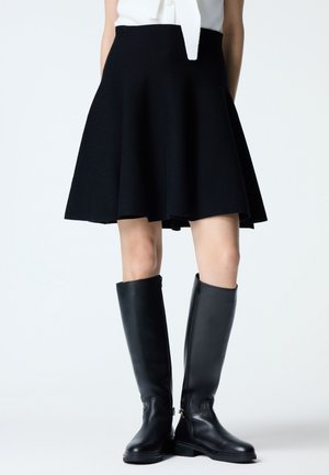 adL, Pleated skirt - black