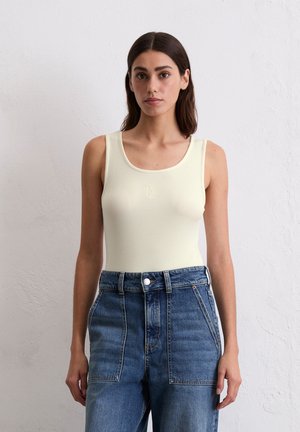 Top - white cotton