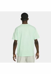 Nike Sportswear TEE - T-shirt básica - mint foam black
