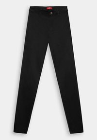 Pantalon slim noir avec fermeture par bouton et zip, poches avant et passants de ceinture, posé à plat sur fond blanc.