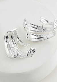 Next MOLTON OVER THE LOBE STUD   - Korvakorut - silver tone