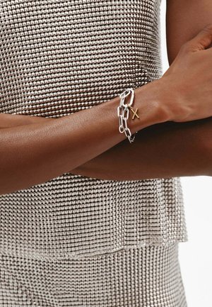 Aristocrazy, Adorno - gold-colored