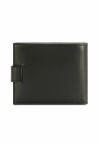 Zamknięty czarny skórzany portfel z małą klapką po lewej stronie, na białym tle.