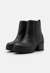 Marco Tozzi BOOTS - Platform ankle boots - black