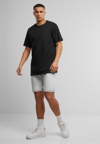 2Y Premium STRAIGHT FIT - Farkkushortsit - blue