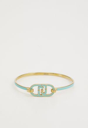 Guldtonet metal bangle med turkise emalje detaljer, der har sammenflettede kædelinks og et lille brandlogo indgraveret indeni.