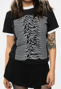Paradiso Clothing DIVISION UNKNOWN PLEASURES RINGER - Print T-shirt - black