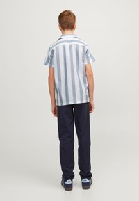 Jack & Jones Junior JPRCCSUMMER STRIPE RESORT - Overhemd - captains blue