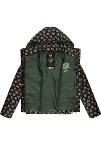 Prošívaná bunda s květinovým vzorem, černým vnějškem, zelenou podšívkou, kapucí a zapínáním na druky. Obsahuje textový detail uvnitř.