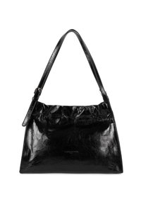 Borsa a mano in pelle nera con una finitura liscia e lucida, con una parte superiore arricciata e una singola tracolla regolabile. Presenta un semplice dettaglio del logo sul davanti.