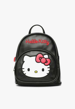 Mini zaino nero con scritta rossa "Hello Kitty" e grande toppa con il volto bianco di Hello Kitty con fiocco rosso sulla tasca frontale.