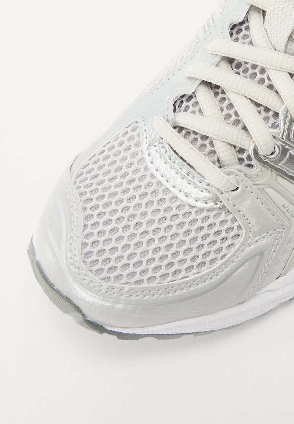 GEL KAYANO - Trainers4