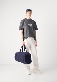 Thumbnail Image 6