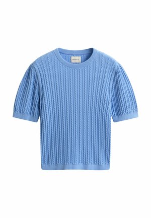 Hellblauer Kurzarm-Strickpullover mit Zopfstrickmuster und geripptem Rundhalsausschnitt, Bündchen und Saum.