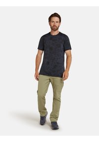 icebreaker MERINO 125 LIGHT WEIGHT COOL-LITE SPHERE CLOUD DYE - T-shirt con stampa - graphite black cd