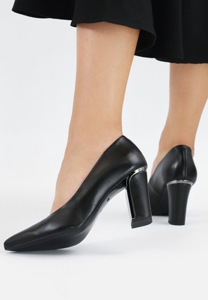 Pumps - black