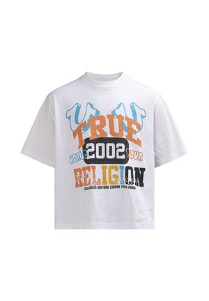 T-shirt blanc à manches courtes avec texte multicolore "True Religion 2002 World Tour" et noms de villes imprimés sur le devant.