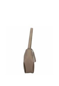 Beige Lederumhängetasche mit strukturierter Form, flachem Riemen und einem Seitenetikett. Glatte Textur, minimalistisches Design und keine sichtbaren Beschläge.