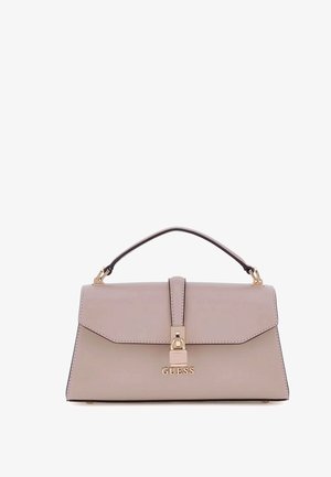 Borsa a mano in finta pelle beige con design strutturato, manico superiore, accessori in oro e chiusura. La parte frontale presenta il logo "GUESS".