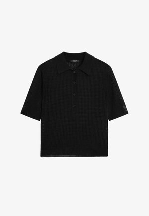 Sort kortærmet polo shirt med et tekstureret åbent strikkedesign, en krave og en liste med knapper langs fronten.