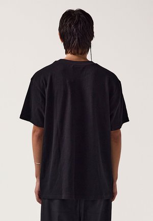 Former FRANCHISE WAFFLE - Základné tričko - black