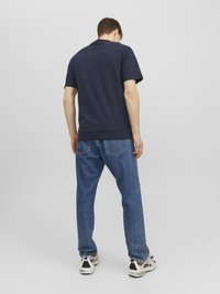 Jack & Jones JORVESTERBRO CREW NECK - Apdrukāts T-krekls - navy