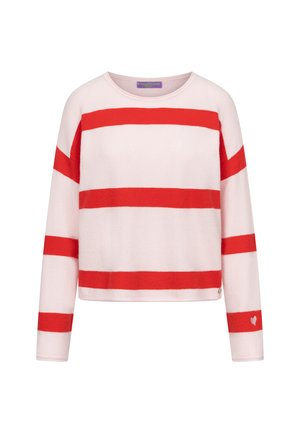 Lichtroze trui met lange mouwen, brede horizontale rode strepen en een klein wit hartdetail op de linkermouwboord.
