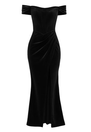 Zwarte fluwelen jurk met een off-the-shoulder ontwerp, een slim-fit lijfje en een gedrapeerde rok met een hoge split tot het bovenbeen. Perfecte textuur en elegante vorm.