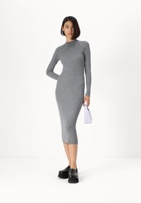 Vero Moda Tall VMWILLOW DRESS - Svetríkové šaty - medium grey